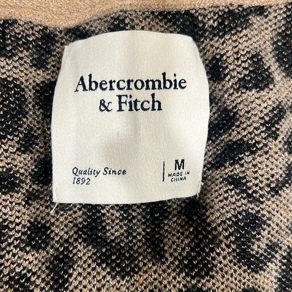 🔥Abercrombie & Fitch Leopard Print Sweater - Tan and Black🔥 - Picture 6 of 6